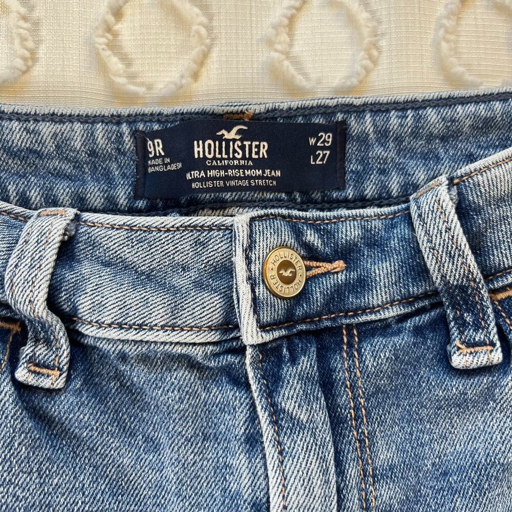 Hollister Ultra High Rise Mom Jean W29 Flower Patch Denim Hippie - Picture 3 of 7
